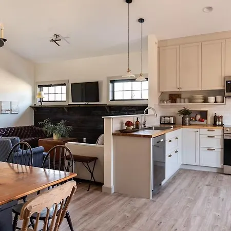 A One-house Apartment *